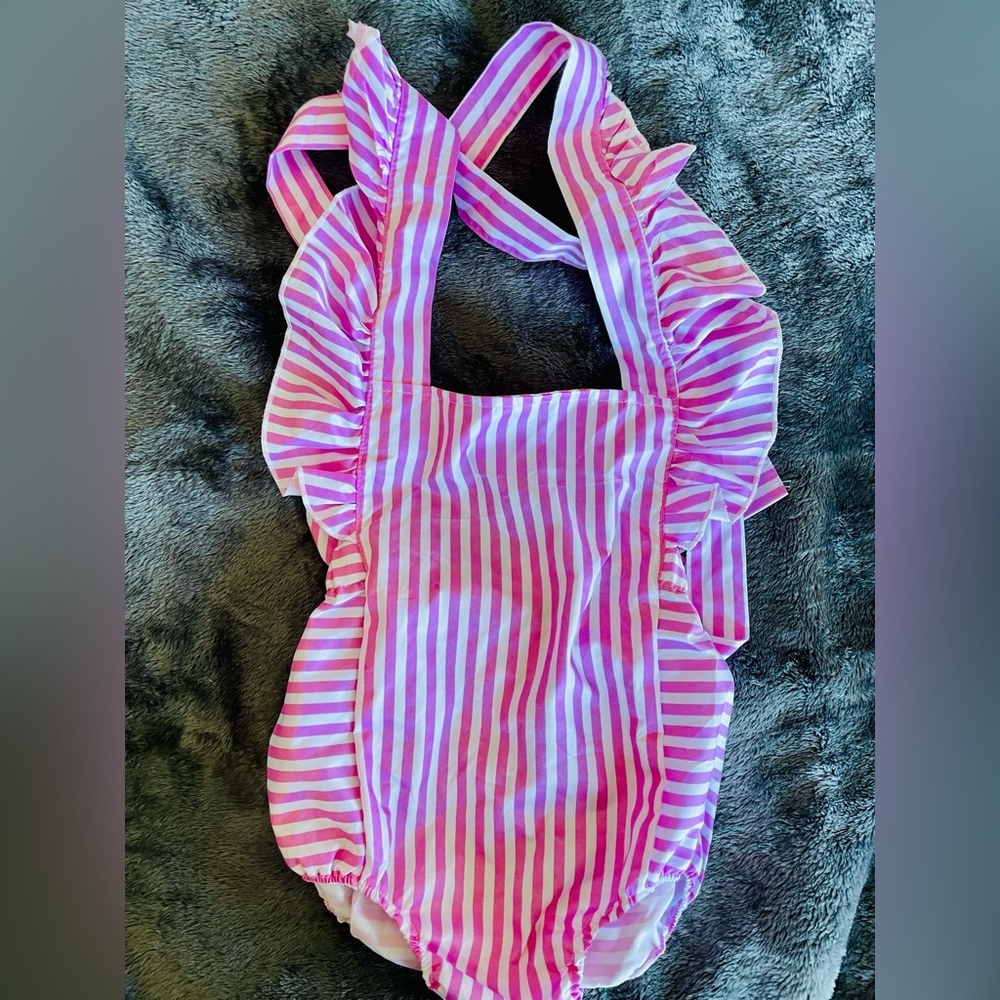 New without tags Halter jumper striped size 12-18M